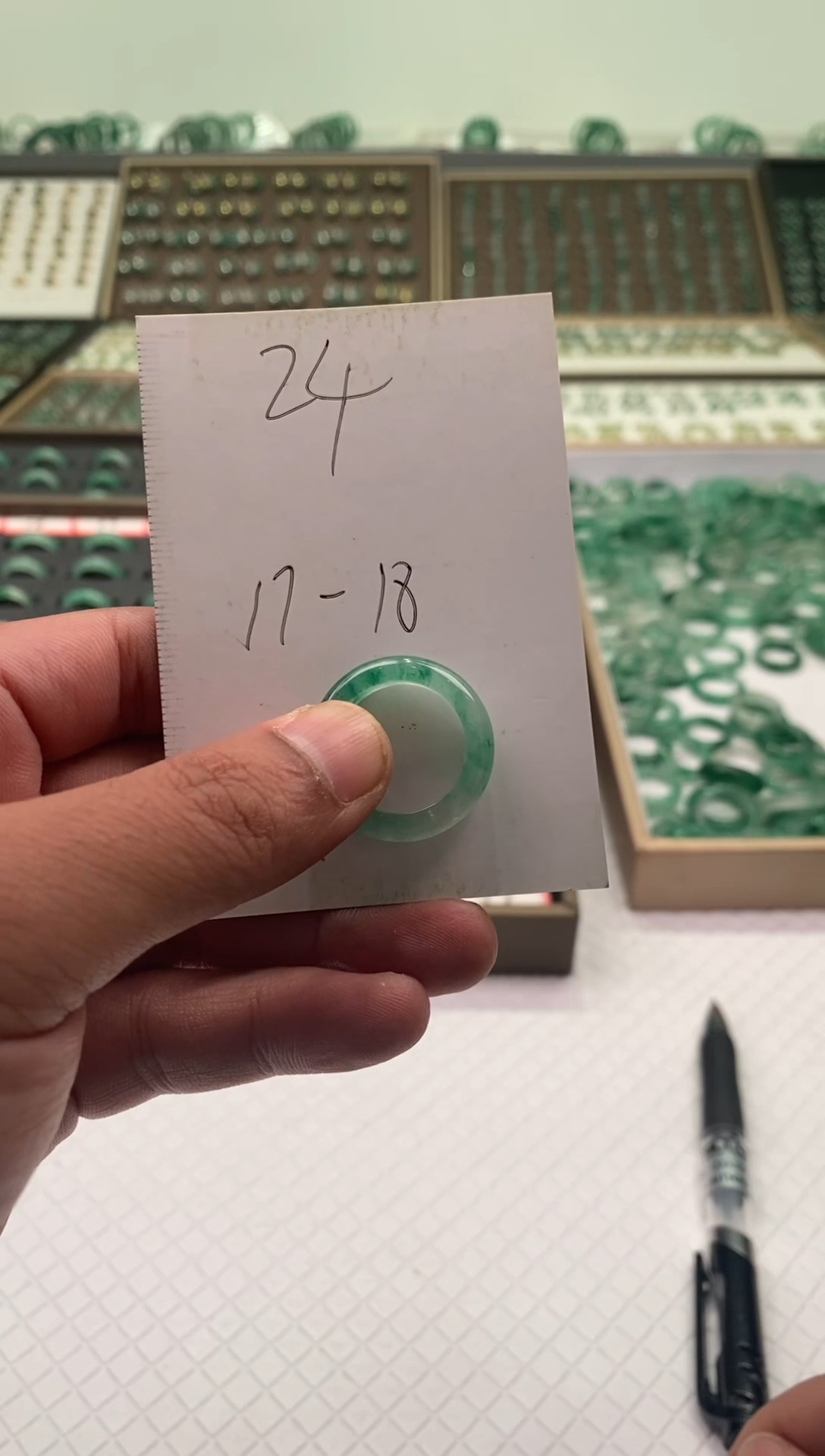 未镶嵌石英质玉（非洲翠）戒圈微瑕戒圈17