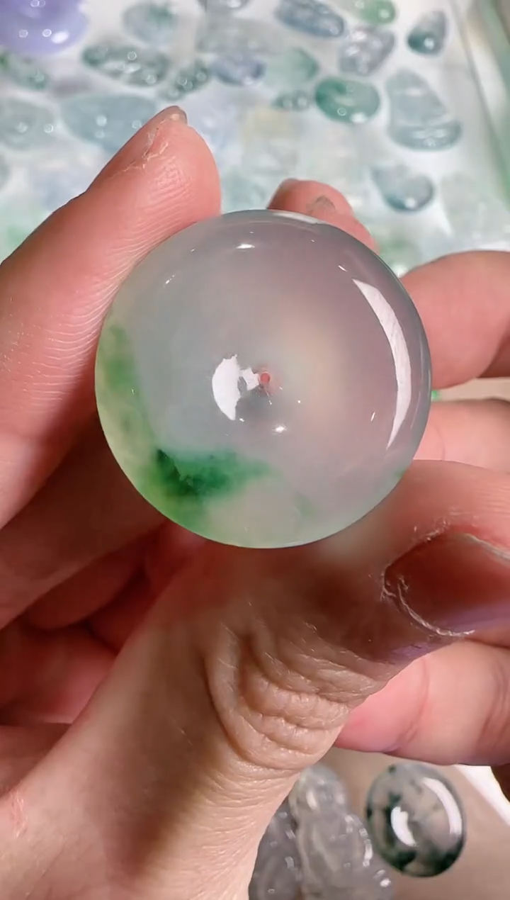 【闪购商品】翡翠吊坠(不含链)未镶嵌··