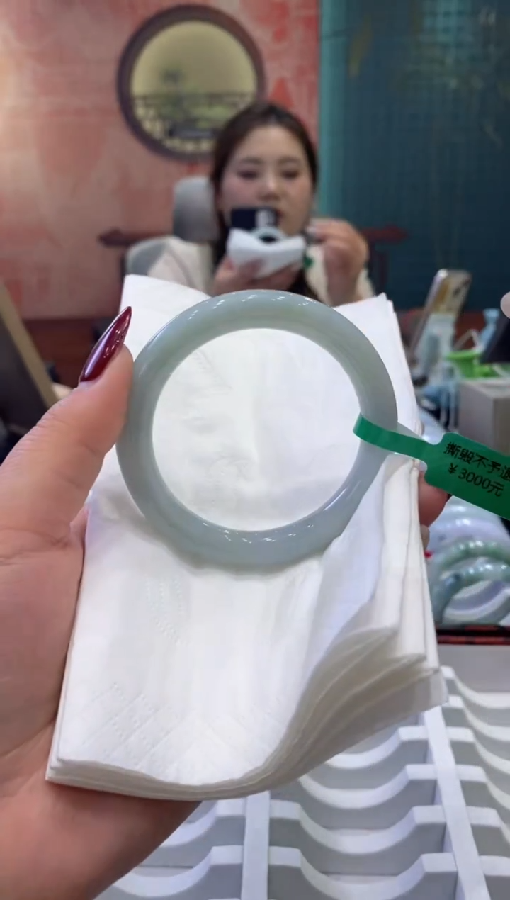 【闪购商品】翡翠手镯未镶嵌多人0015578
