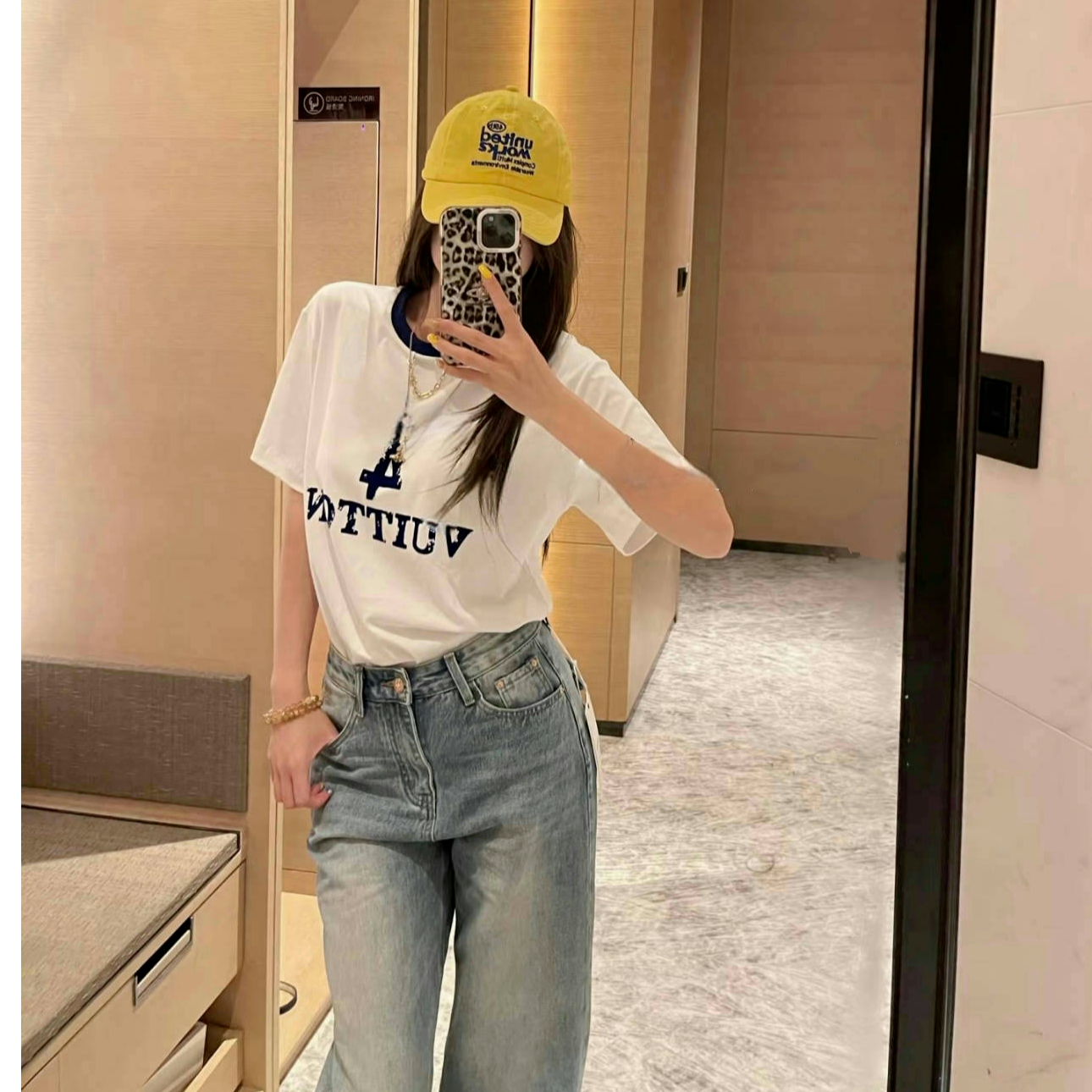 【白色链条】25字母印花短袖T恤女圆领百搭上衣YZ24K01065