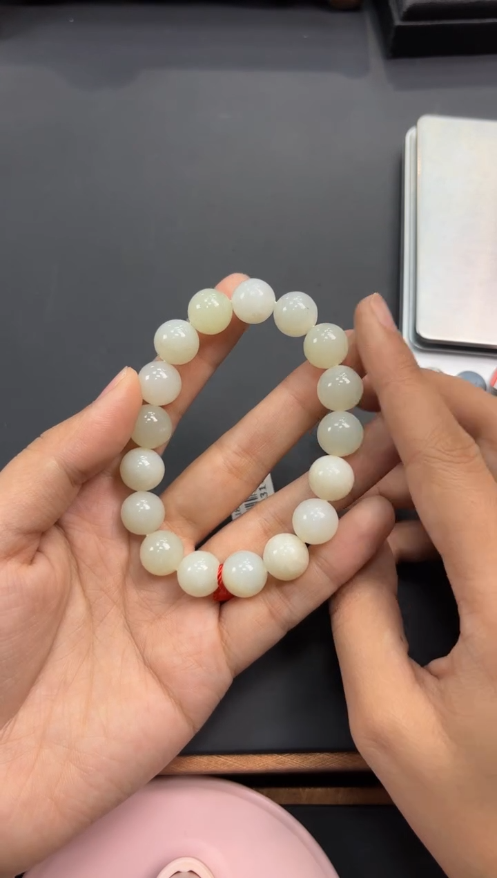 【闪购商品】和田玉手串未镶嵌且末微色差近矿卡12L
