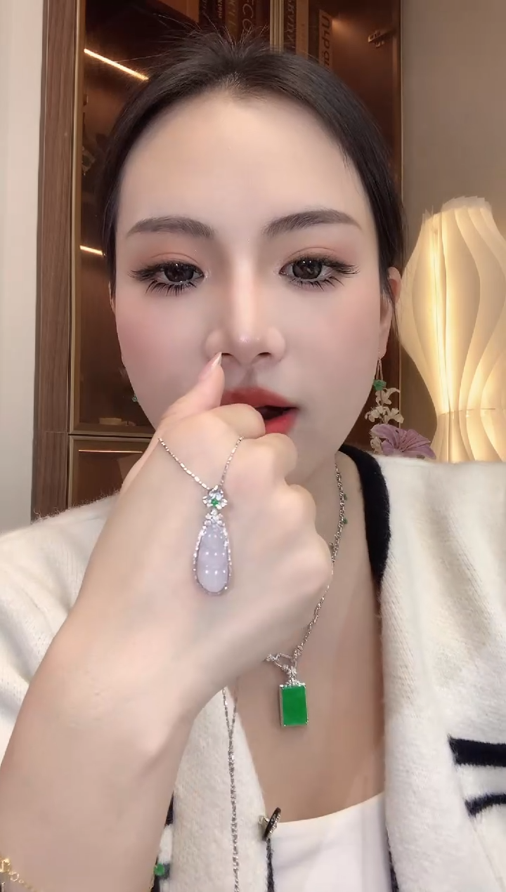 【闪购商品】翡翠吊坠(不含链)18K金镶嵌A8 多样性发货一件