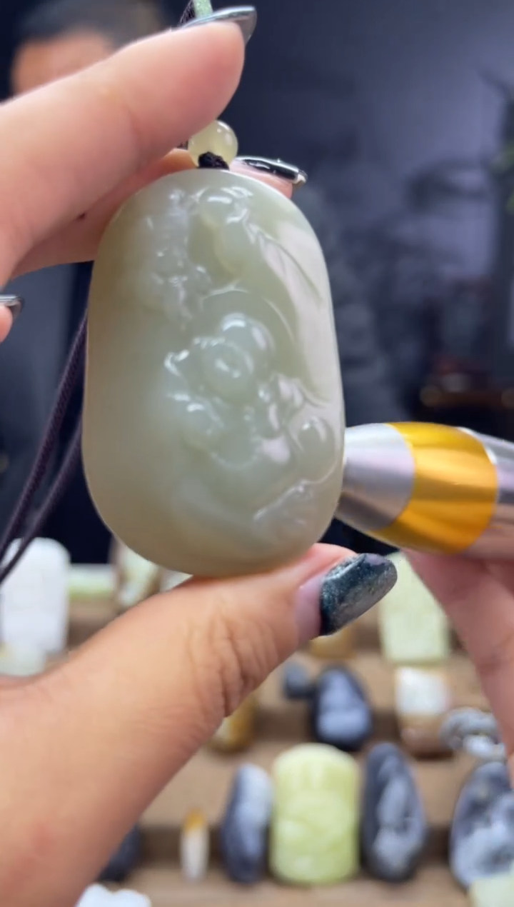 颈饰未镶嵌和田玉1