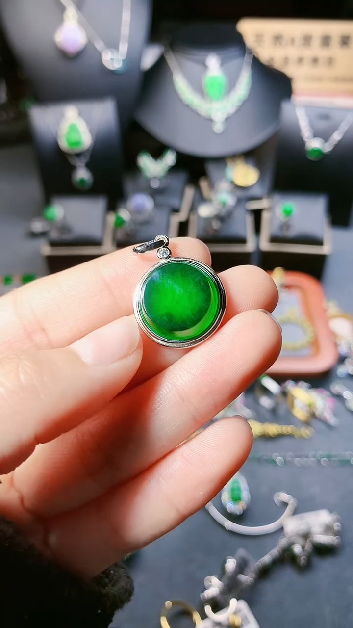 【闪购商品】翡翠吊坠(赠链)银S925镶嵌吊坠