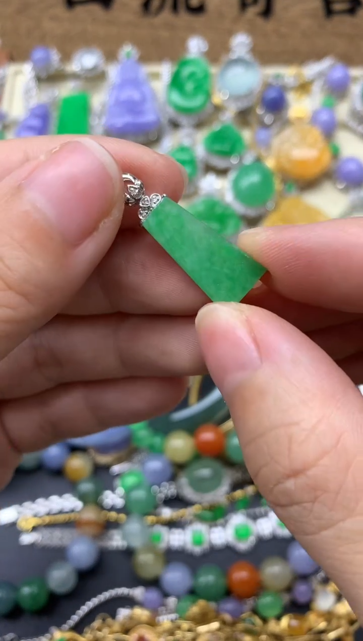 【闪购商品】翡翠颈饰18K金镶嵌244中国好珍宝