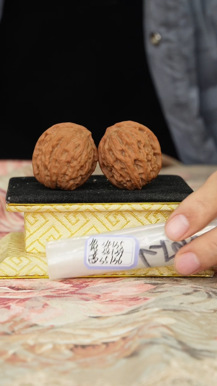 【闪购商品】文玩核桃把件非嫁接北京鹰嘴