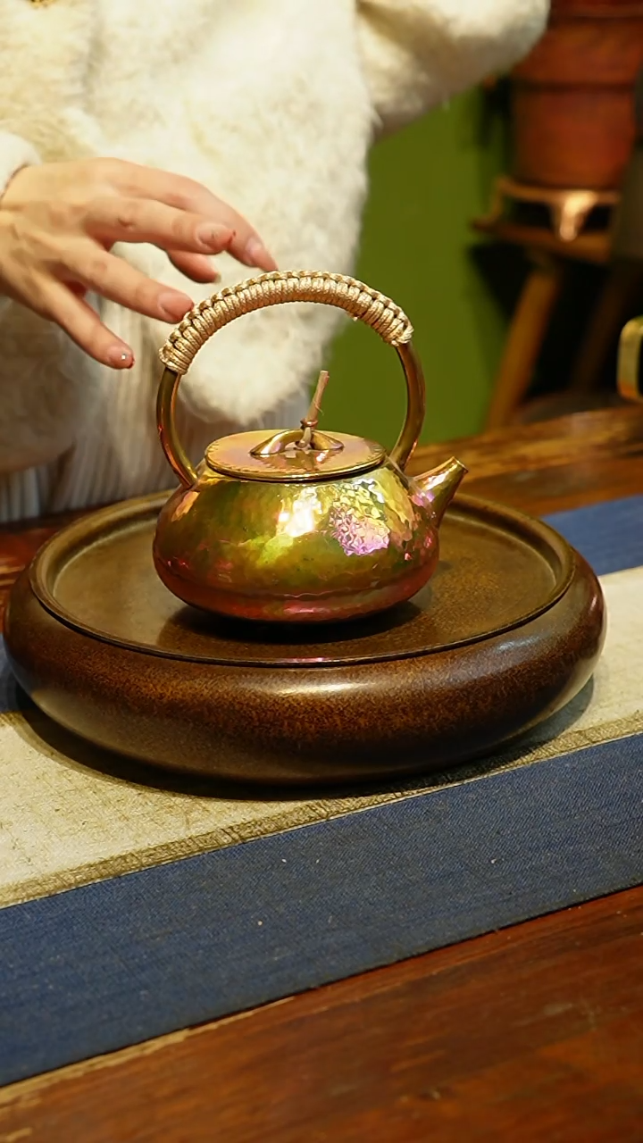 【闪购商品】金色提梁石瓢泡茶壶