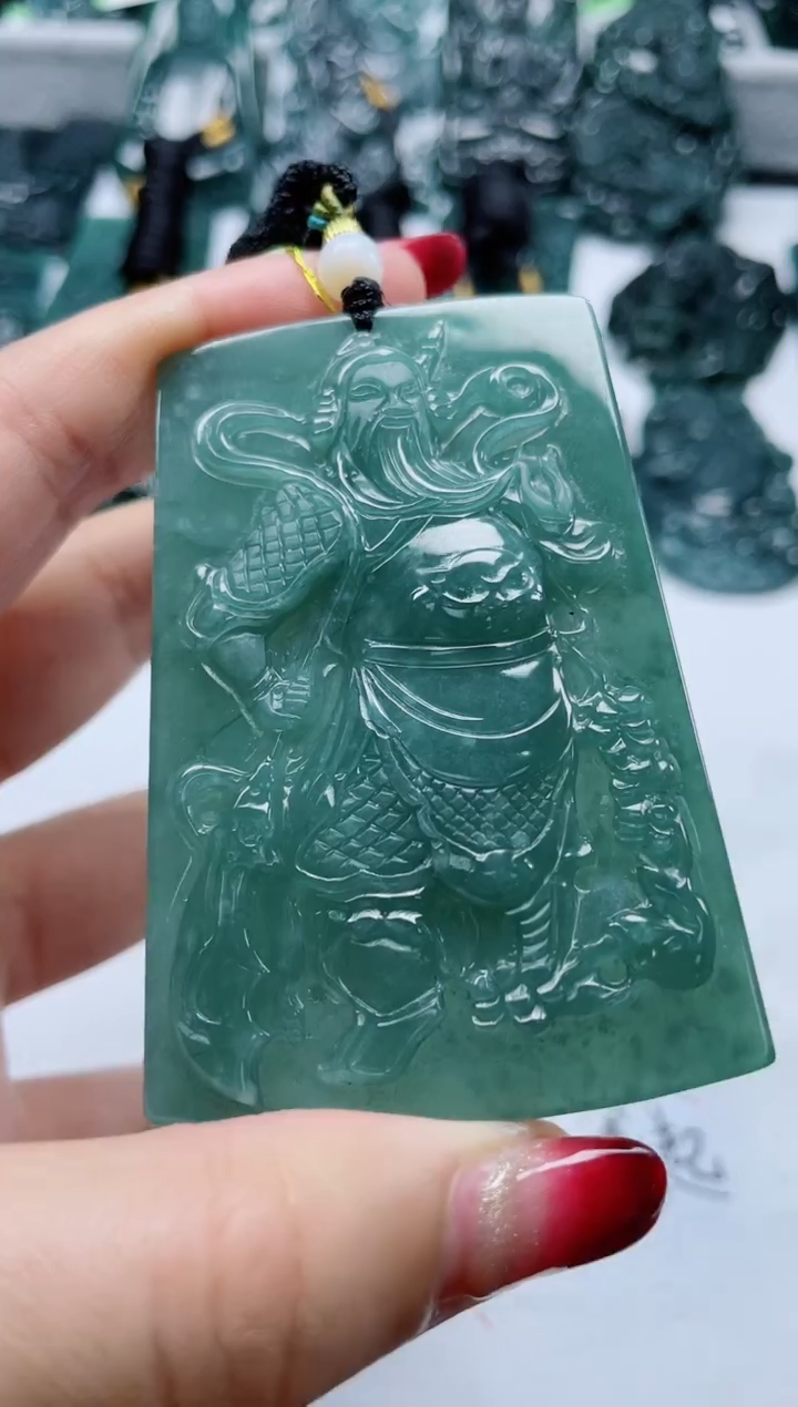 【闪购商品】翡翠颈饰未镶嵌          