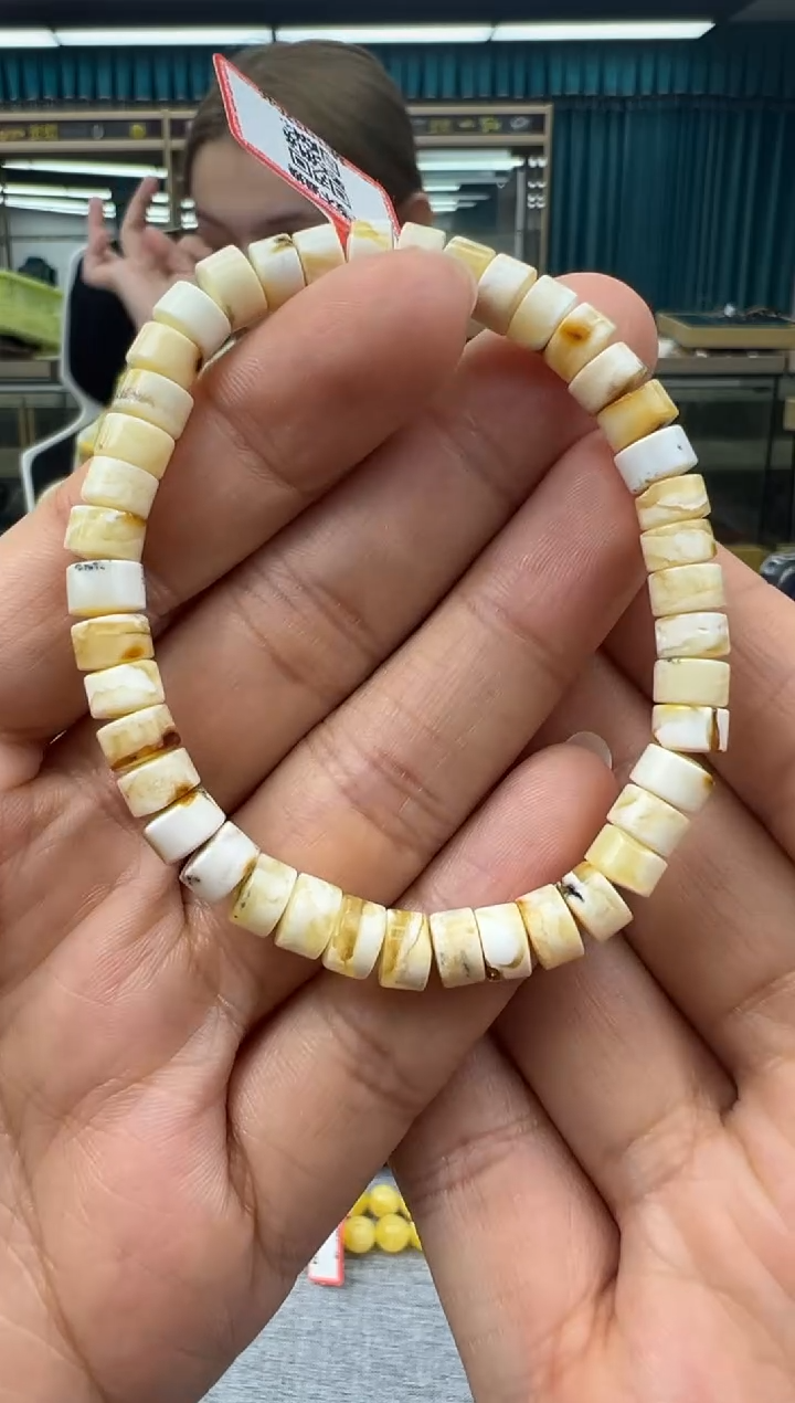 未镶嵌琥珀手链8秒拍号