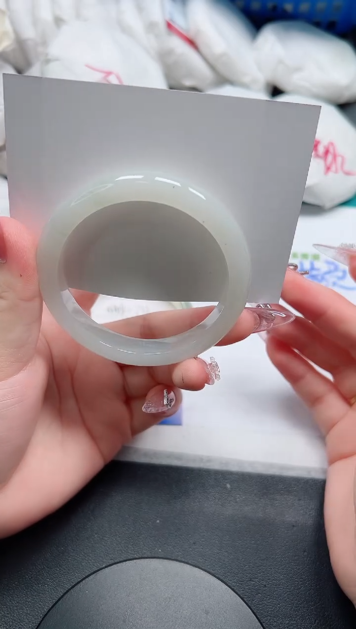 未镶嵌手镯石英质玉76-56.6