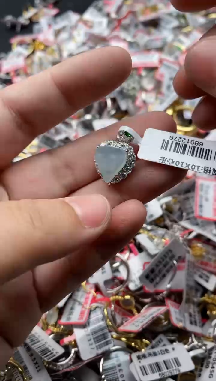 【闪购商品】翡翠戒指银S925镶嵌99999-8