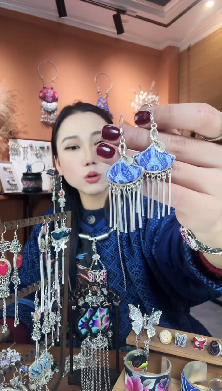 【闪购商品】刺绣纯手工民族风耳环