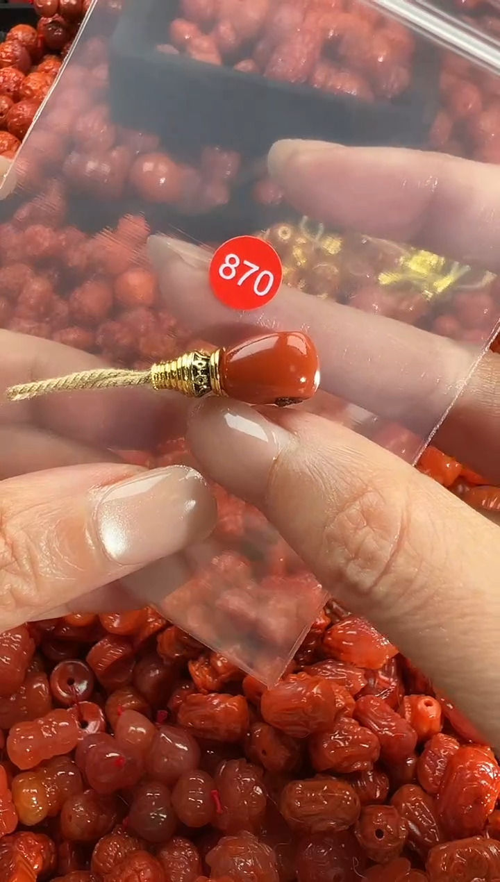 颈饰未镶嵌南红玛瑙1