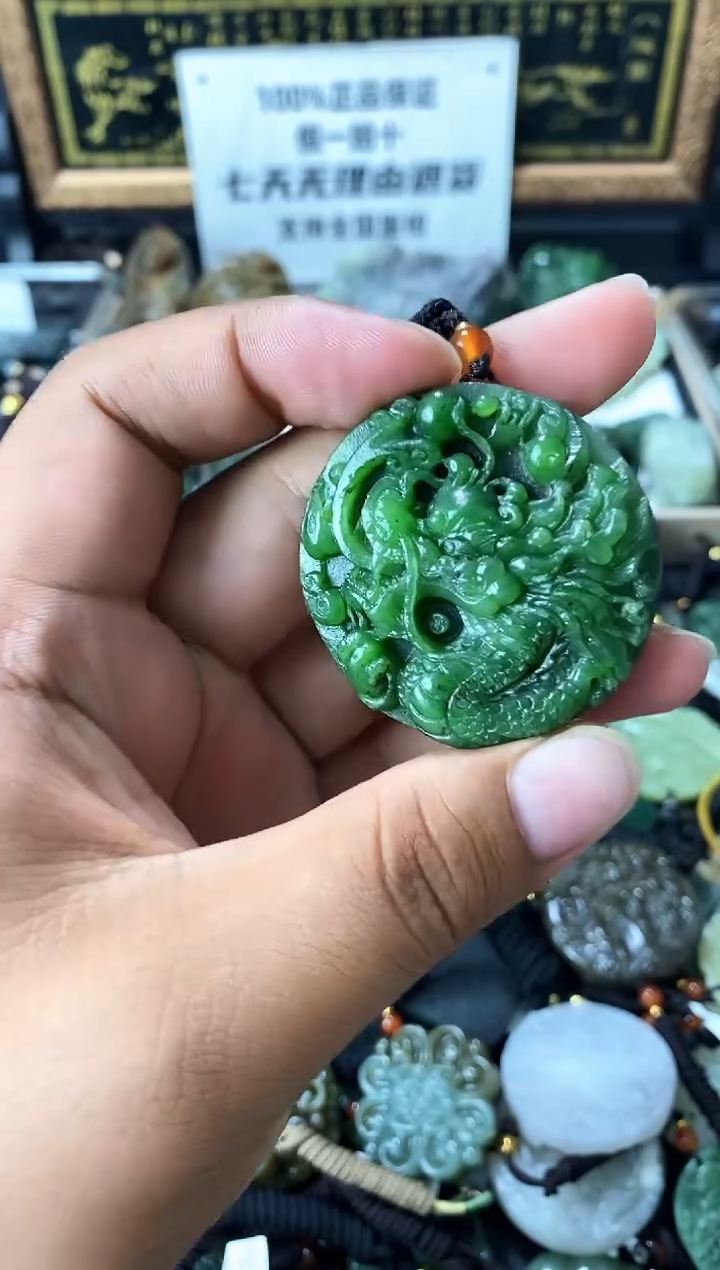 颈饰未镶嵌和田玉1