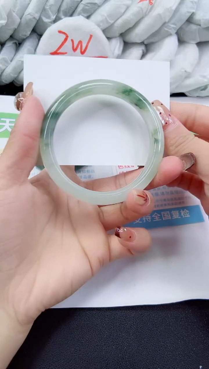 【闪购商品】石英质玉手镯未镶嵌286