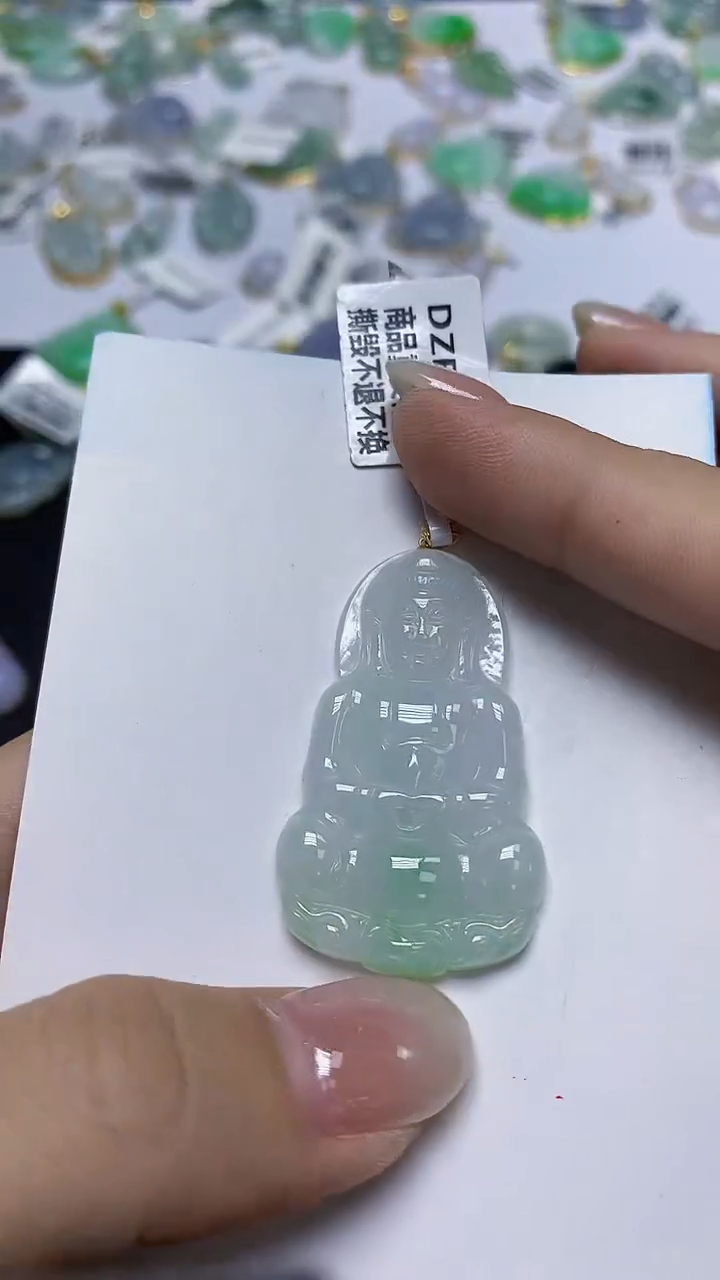 翡翠18K金镶嵌颈饰天然缅甸翡翠A货