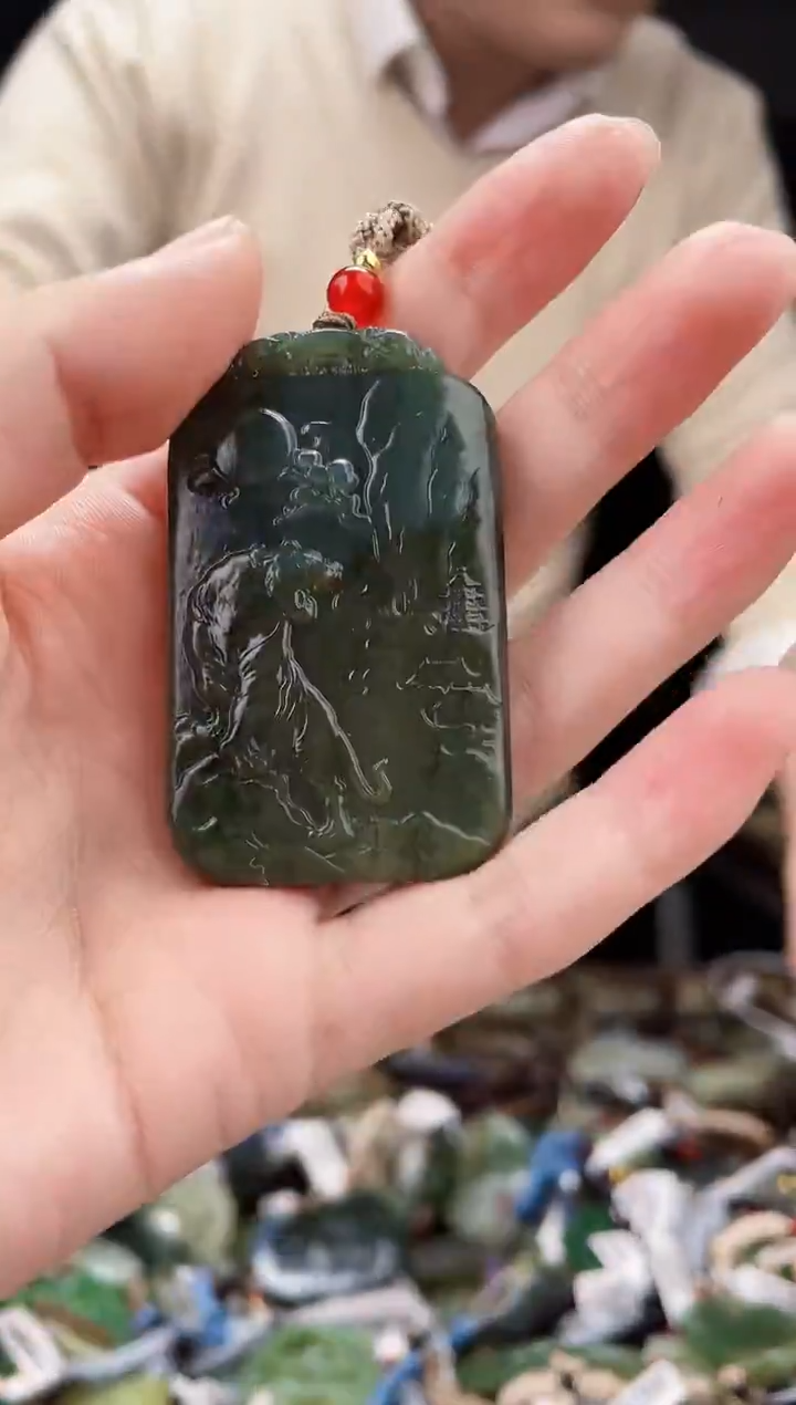 颈饰未镶嵌翡翠1