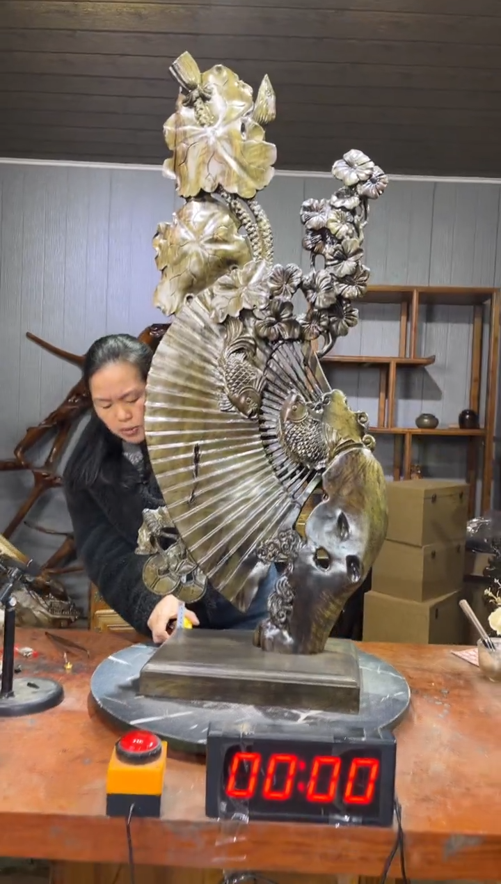 金丝楠兵***）阴沉木结善缘摆件