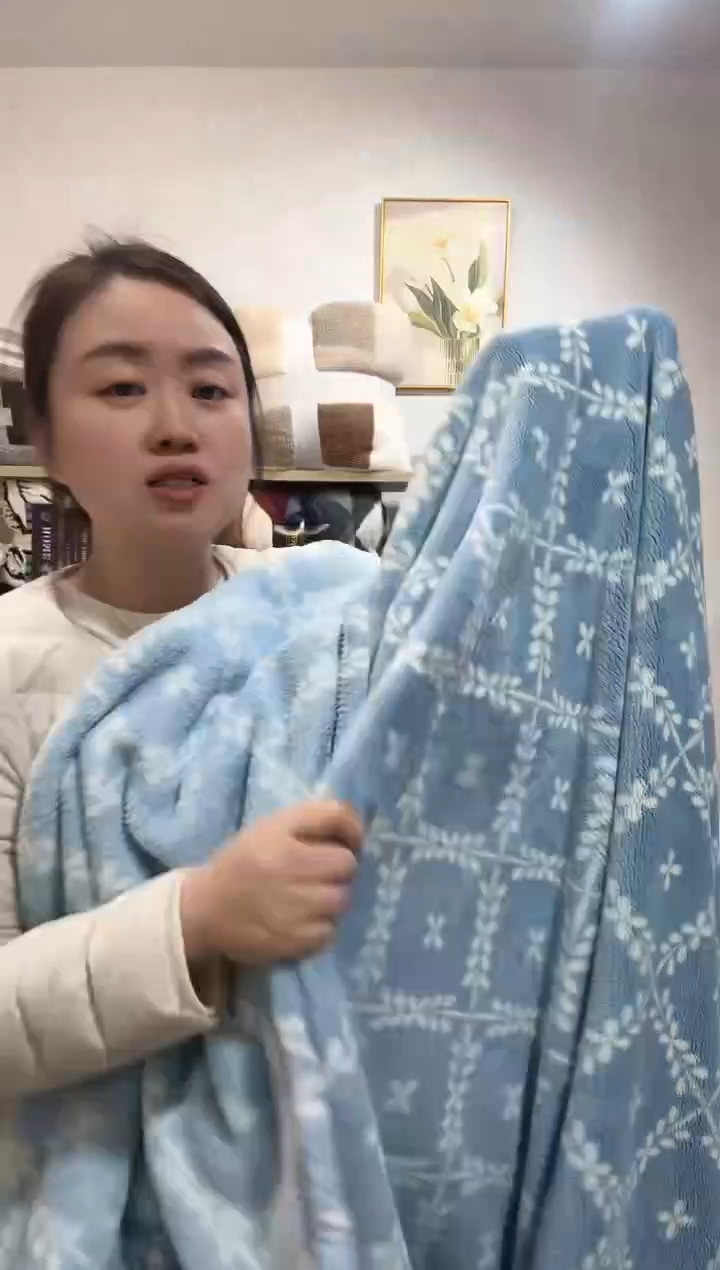 聚酯纤维150*180蓝色小花花