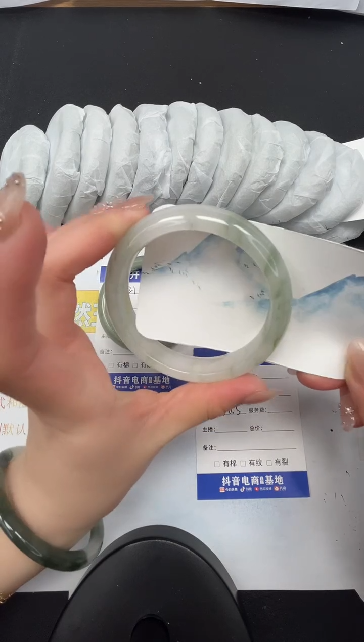 【闪购商品】石英质玉手镯未镶嵌22-60.5