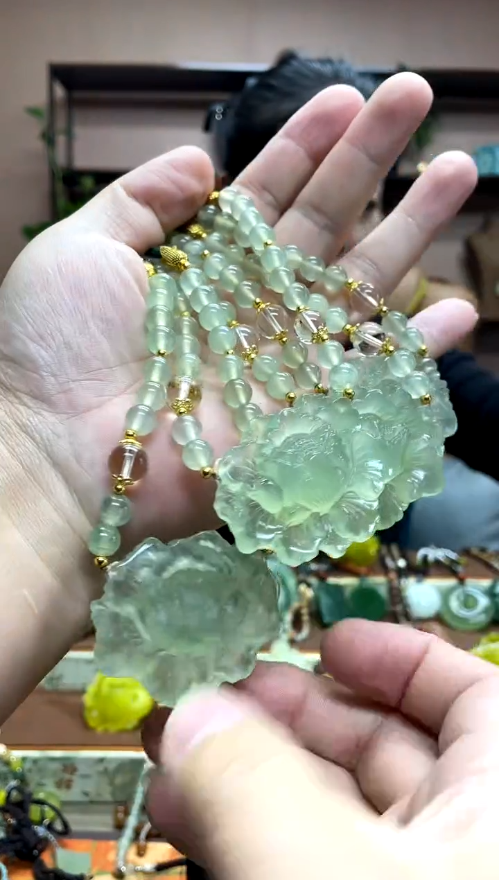 未镶嵌岫玉吊坠多样性发货发其中之一