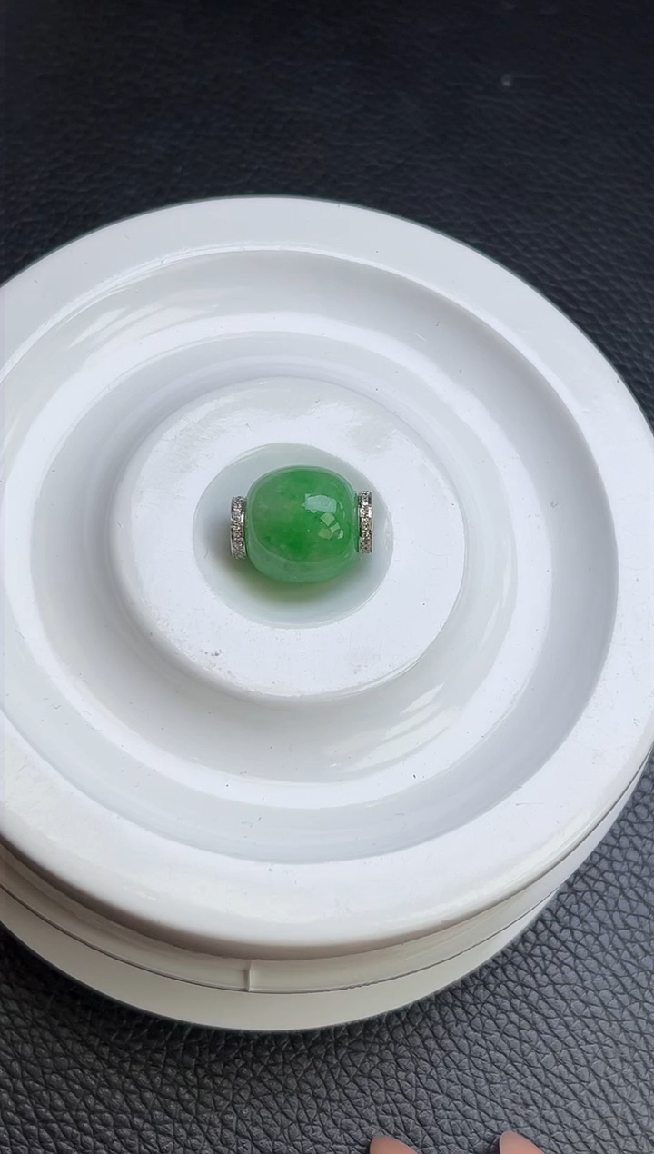 【闪购商品】翡翠颈饰18K金镶嵌YM548-1 路路通