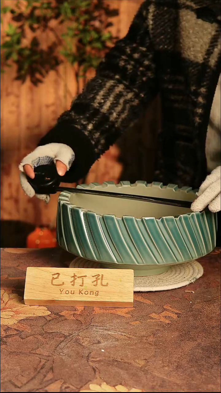 陶瓷6-102高13口25误差2已打孔