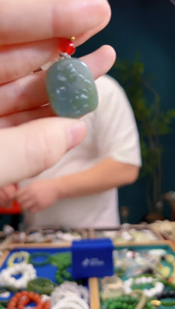 颈饰未镶嵌和田玉一物一证 拍一单发一个