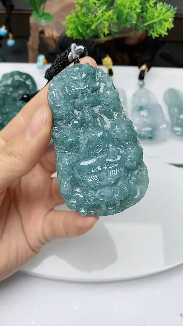 【闪购商品】翡翠颈饰未镶嵌        