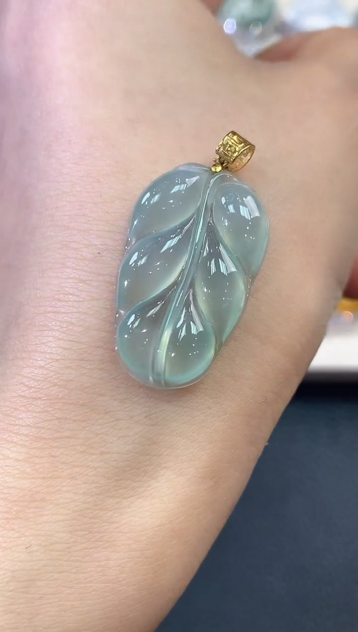 【闪购商品】翡翠吊坠(不含链)18K金镶嵌B6     多样性一件发货