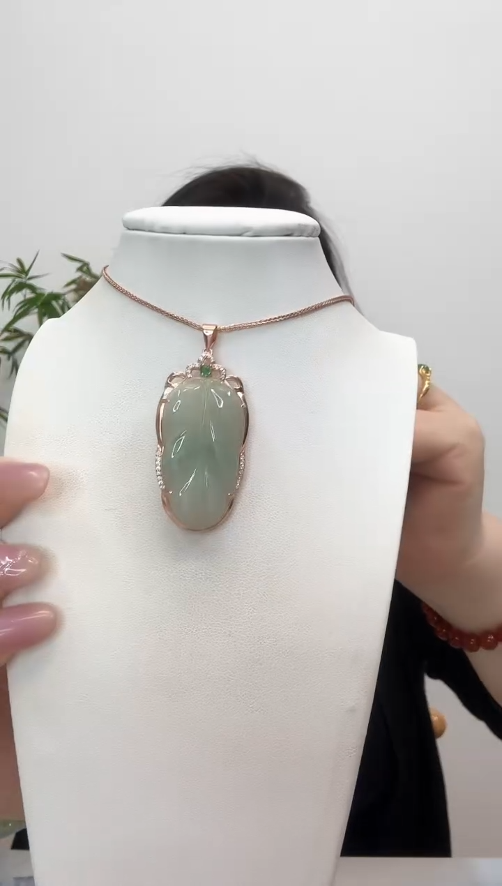 翡翠银S925镶嵌吊坠(赠链)叶子玫瑰边