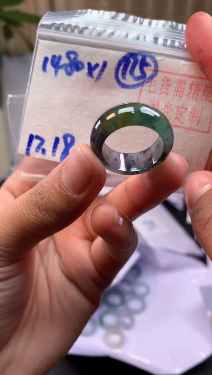 【闪购商品】定制翡翠未镶嵌戒圈#1480元-毛货需精细抛光