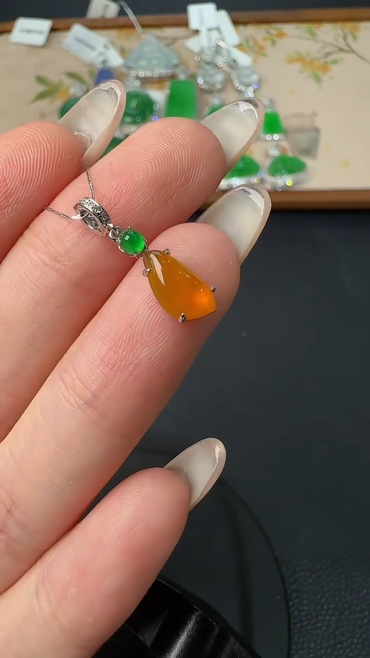 【闪购商品】翡翠吊坠(不含链)18K金镶嵌4