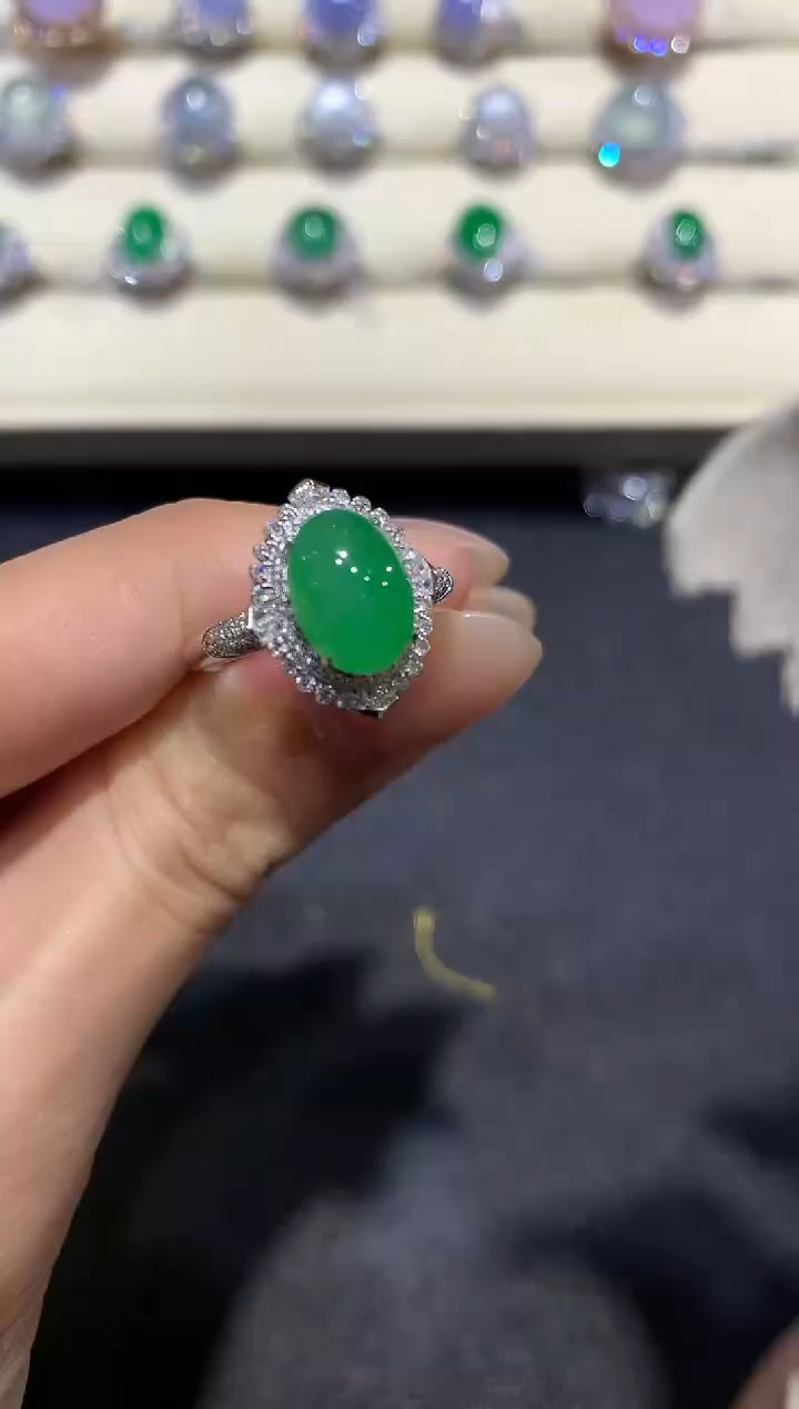 【闪购商品】翡翠戒指18K金镶嵌a249      