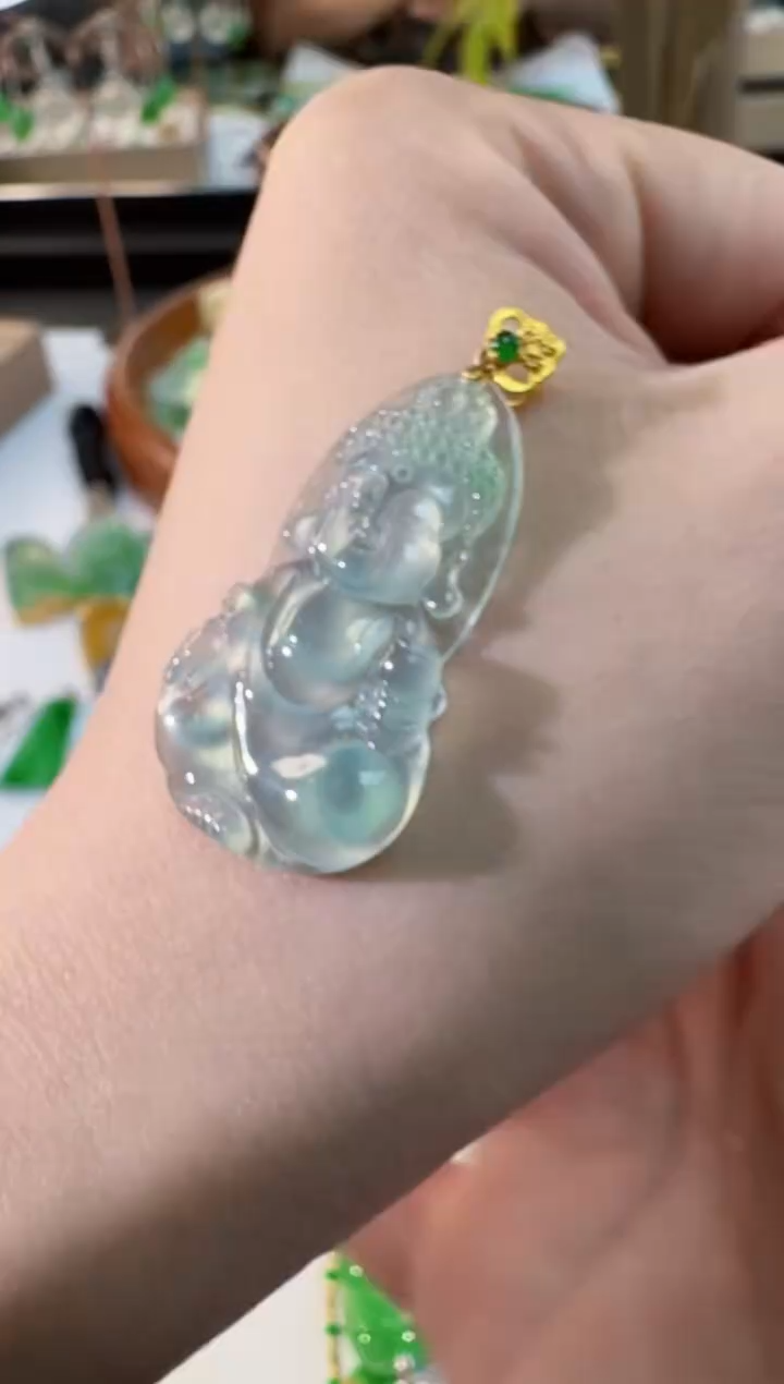 【闪购商品】翡翠颈饰18K金镶嵌缅甸翡翠A货挂件