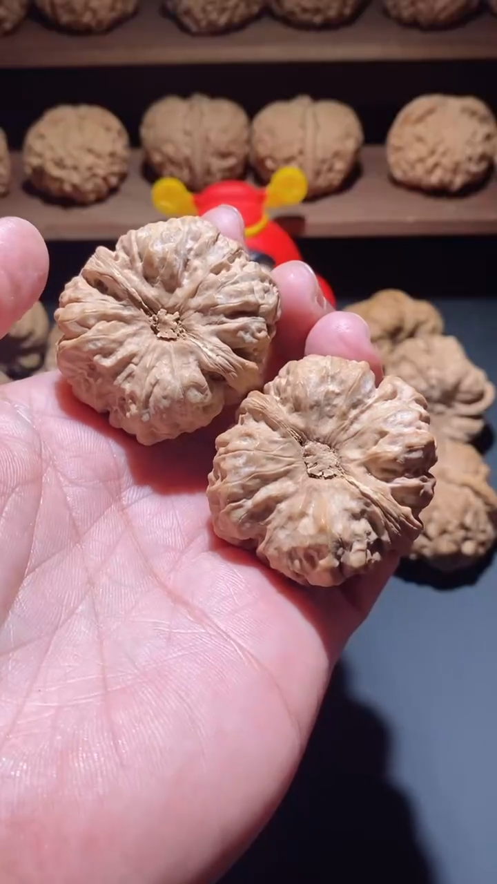 【闪购商品】文玩核桃把件蛤蟆头