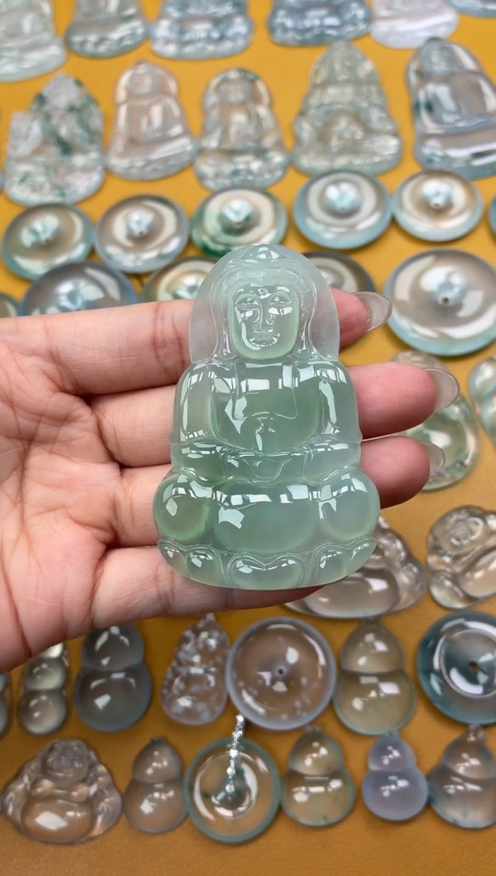 吊坠(不含链)未镶嵌翡翠61 观音 68.6 44.5 6.0