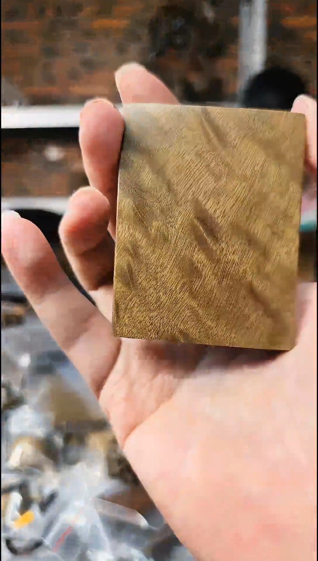 【闪购商品】金丝楠无事牌手把件