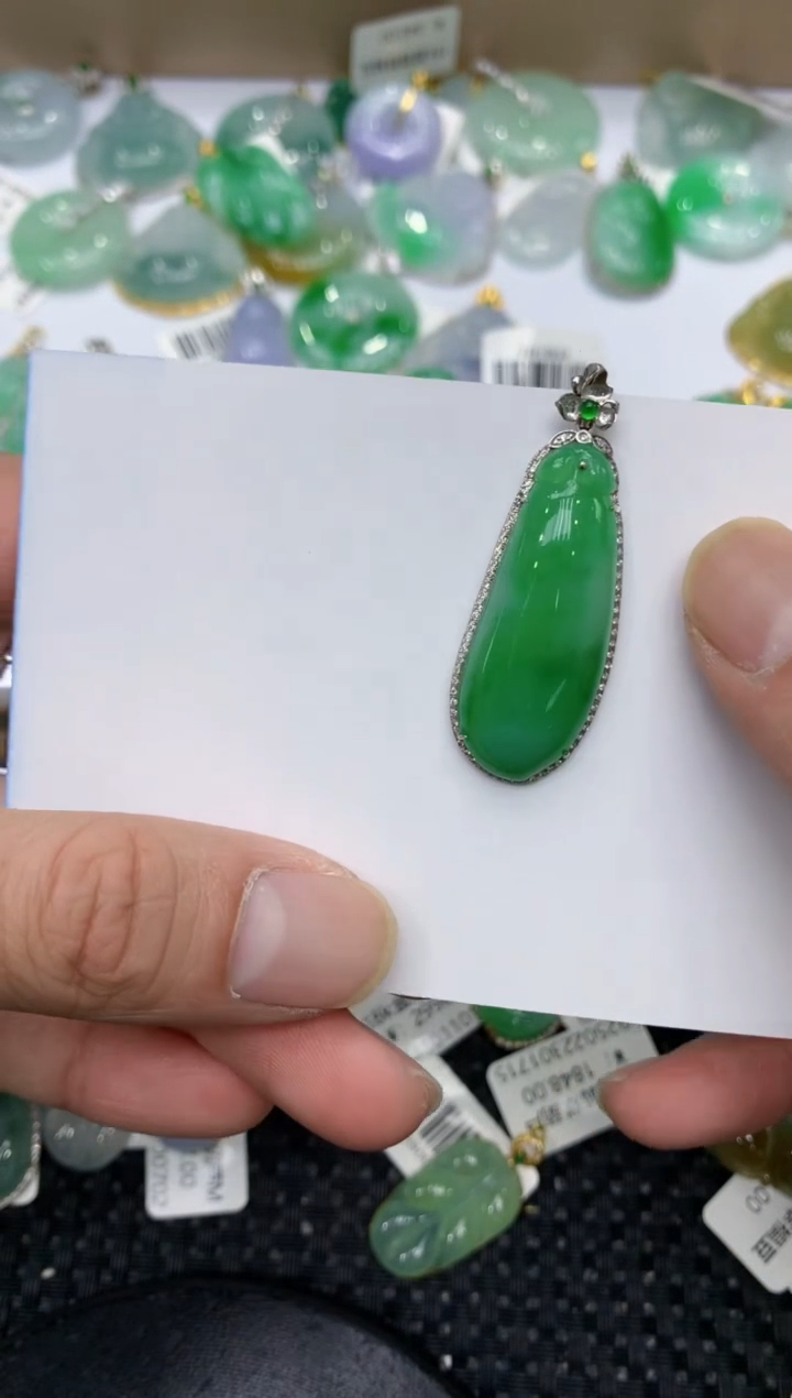 【闪购商品】翡翠颈饰18K金镶嵌111111111