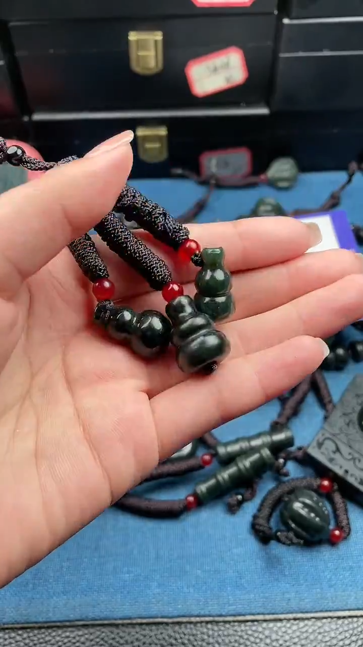 和田玉吊坠未镶嵌1