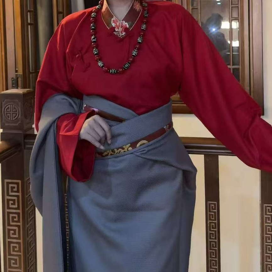 新款女士藏装藏袍套装女款民族服饰藏式套装衬衣＋藏袍两件套