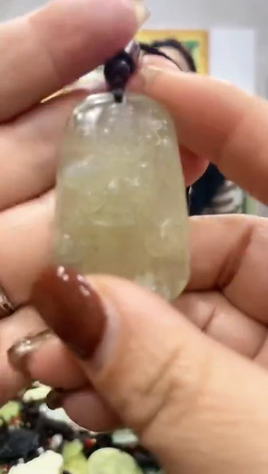 未镶嵌岫玉挂件 