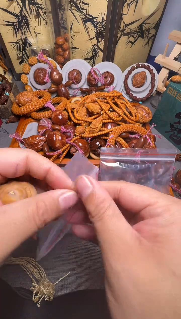 手串橄榄核做****模1角的弥勒