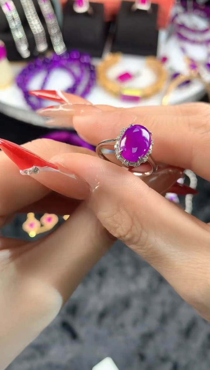 【闪购商品】苏纪石（舒俱来）.18K金镶嵌舒俱来戒指