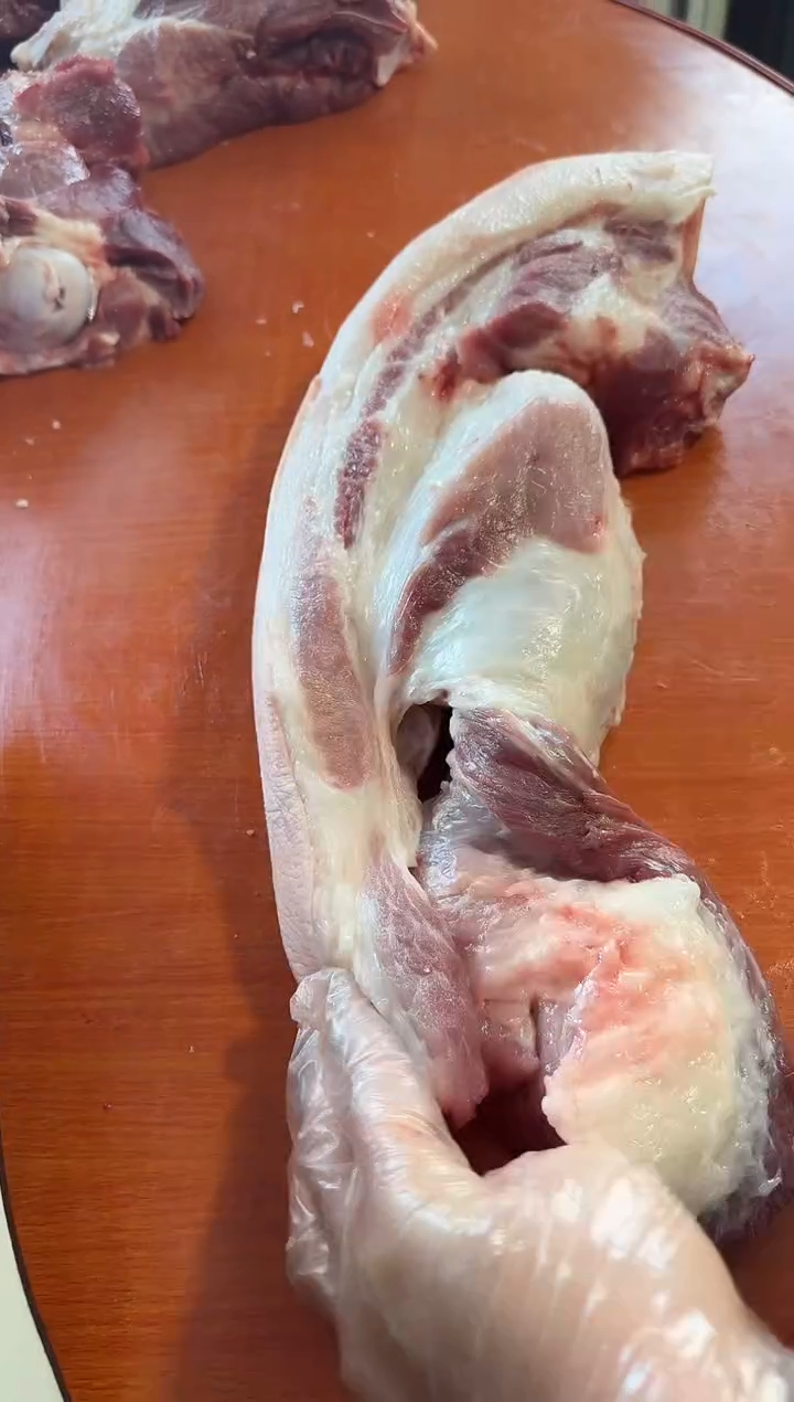 中国大陆180食用农产品曲**荷猪前漕肉2.84曲院风荷