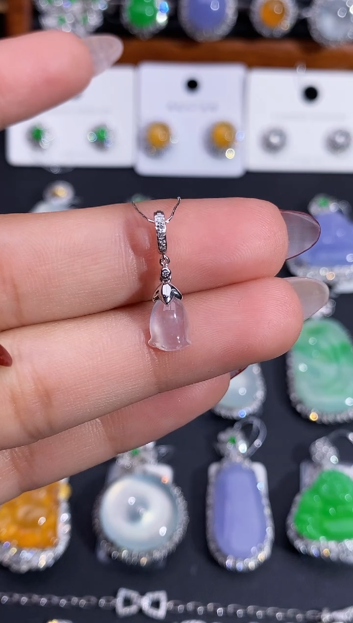 【闪购商品】翡翠颈饰18K金镶嵌吊坠