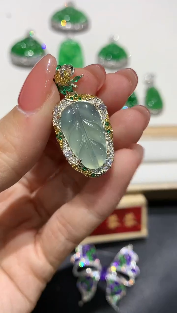 【闪购商品】翡翠吊坠(不含链)未镶嵌2多人多样性随机发货1件