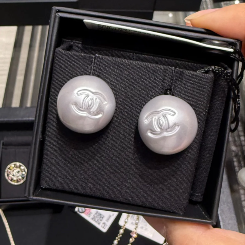 全新未使用 Chanel/香奈儿 【小花念念】25C 半球珍珠 耳环 小号