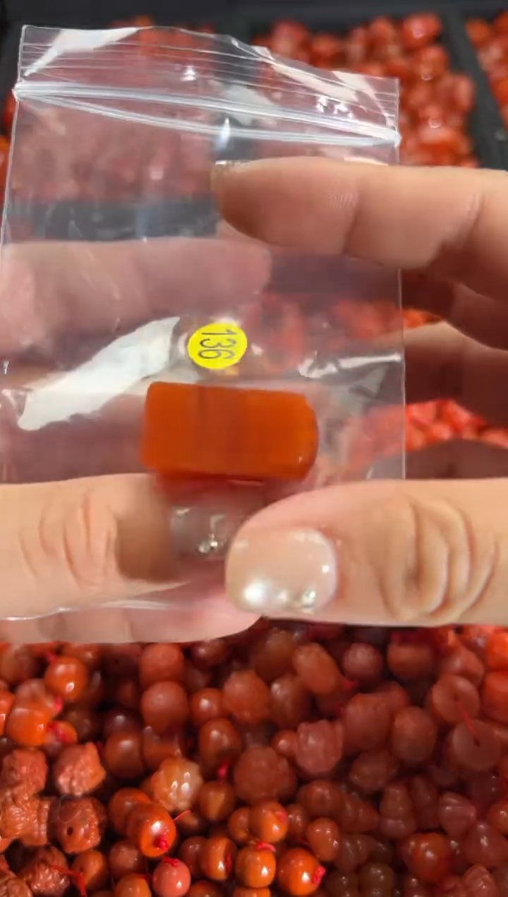 【闪购商品】南红玛瑙颈饰未镶嵌1