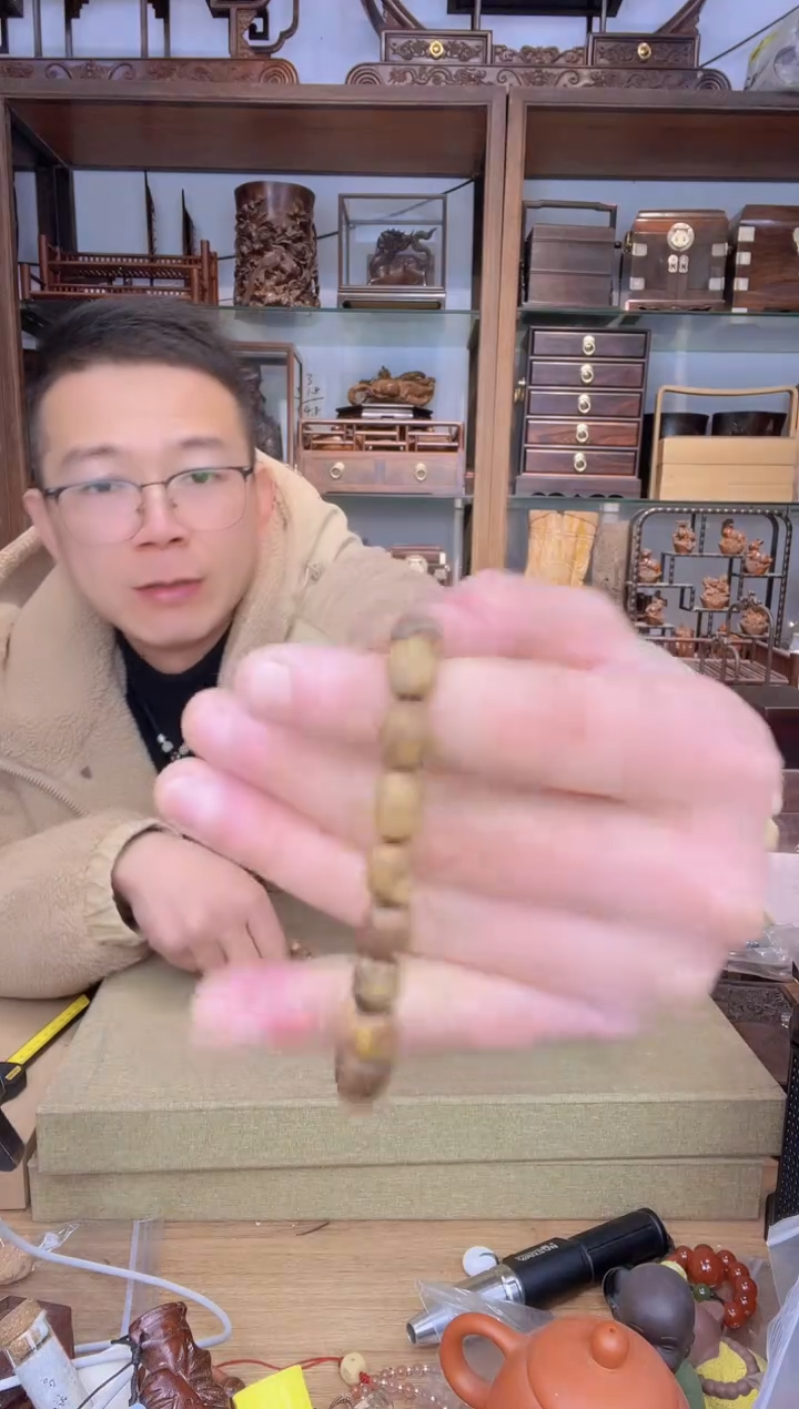 【闪购商品】乌木类书架205白棋随形单圈手串6.5克